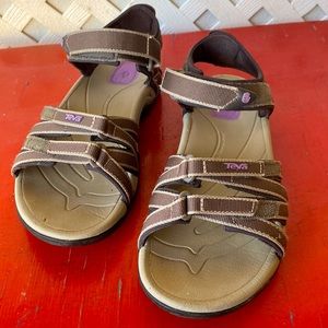 Anatomical Footbed Teva Women’s Sandals SIZE 6